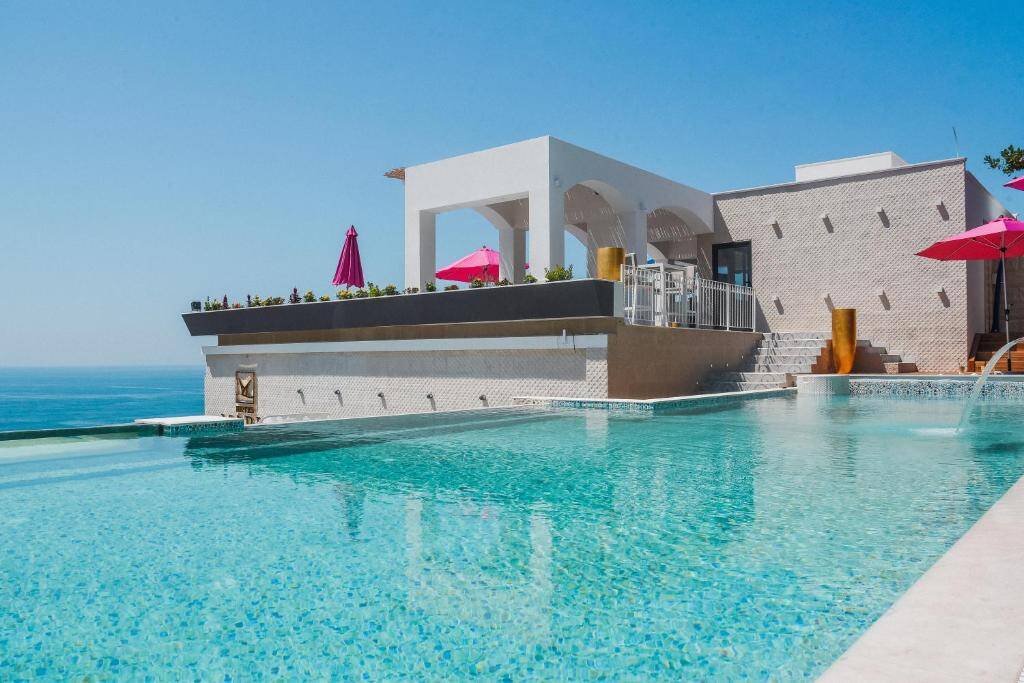 Rooftop infinity pool at Hotel Maris overlooking the Adriatic Sea