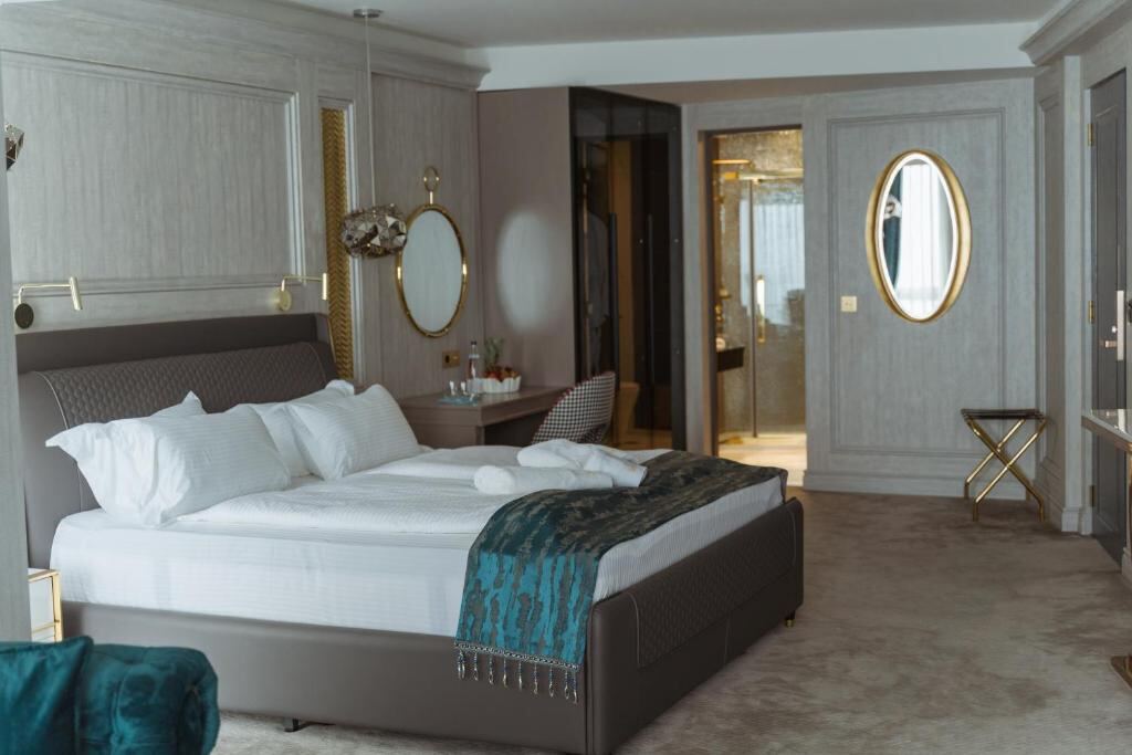 Quadruple Room with sea view at Hotel Maris