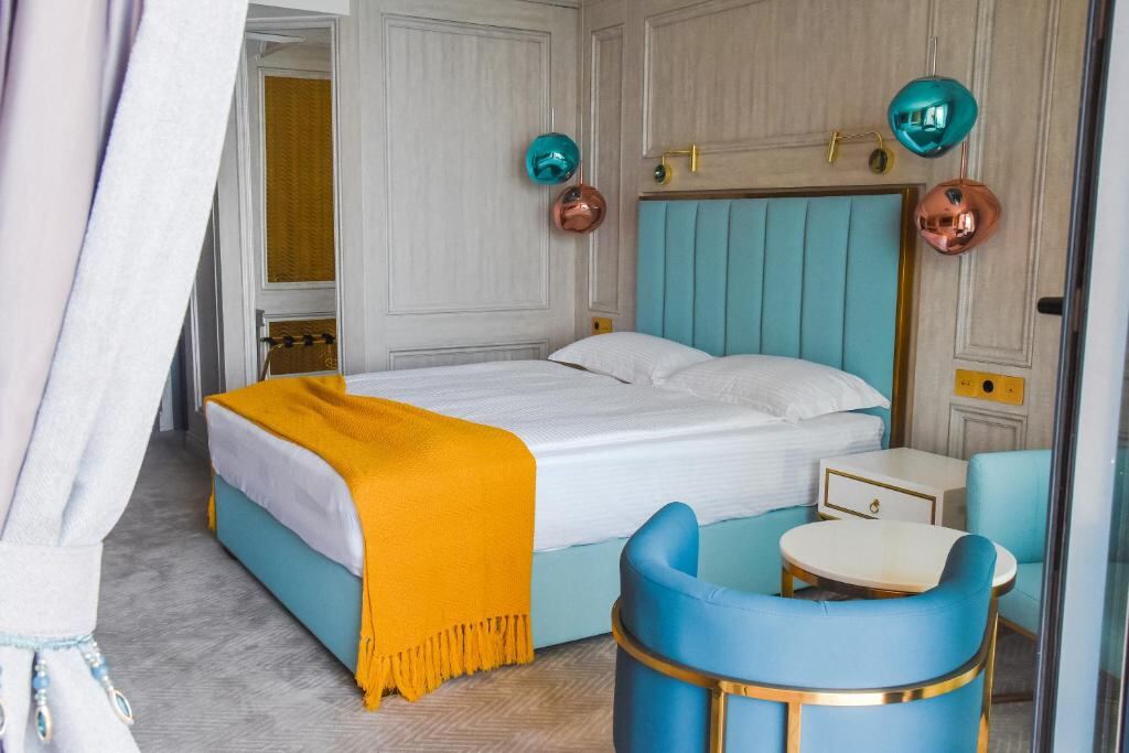 Deluxe Double Room with balcony and sea view at Hotel Maris